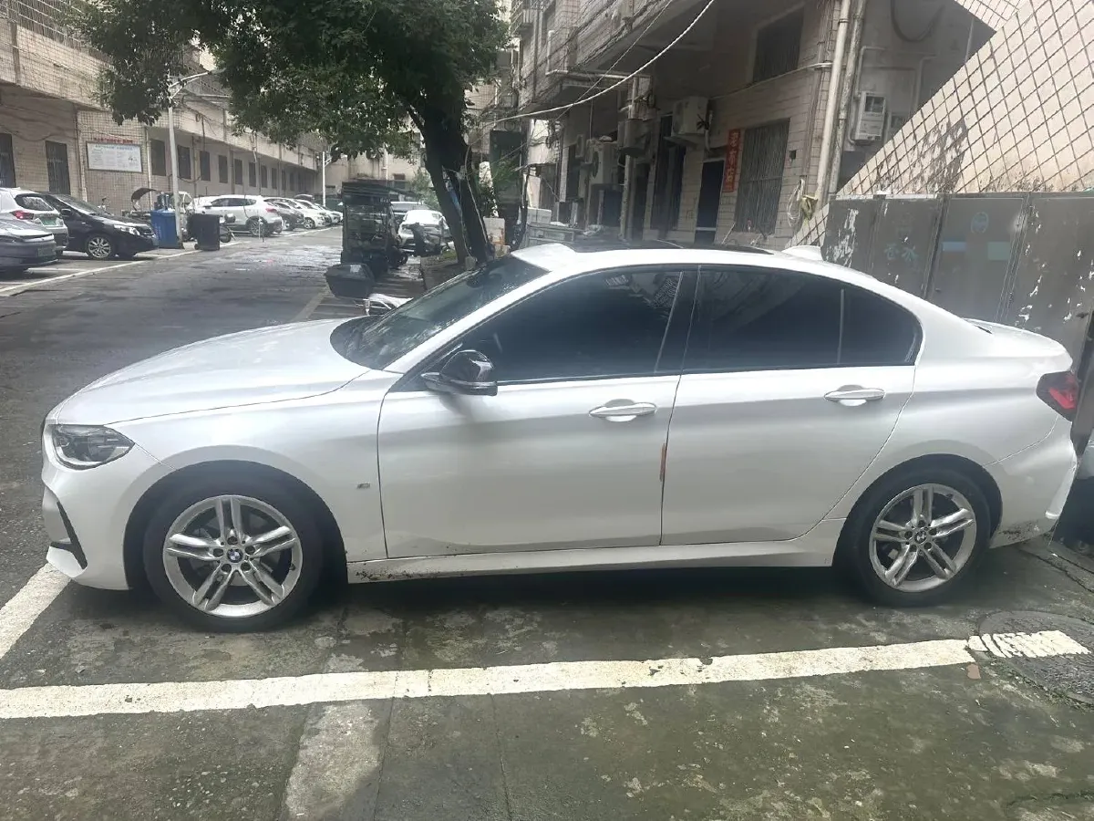 2021 BMW 1 Series 2.0T 192HP L4 7DCT,autocango,china used car exporter,china ev exporter,chinese used car exporter,chinese used ev exporter