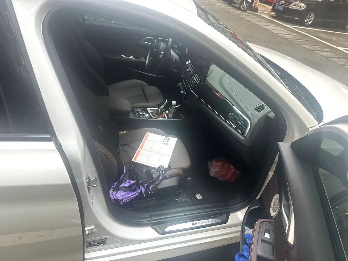 2021 BMW 1 Series 2.0T 192HP L4 7DCT,autocango,china used car exporter,china ev exporter,chinese used car exporter,chinese used ev exporter