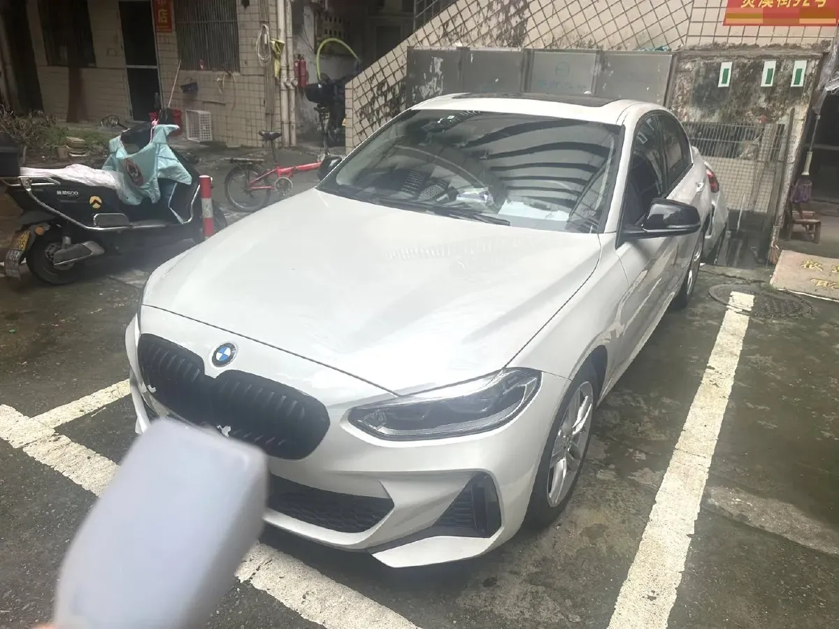 2021 BMW 1 Series 2.0T 192HP L4 7DCT,autocango,china used car exporter,china ev exporter,chinese used car exporter,chinese used ev exporter