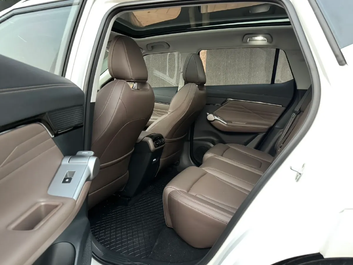 2024 GAC Trumpchi GS4 1.5T 177HP L4 7DCT,autocango,china used car exporter,china ev exporter,chinese used car exporter,chinese used ev exporter