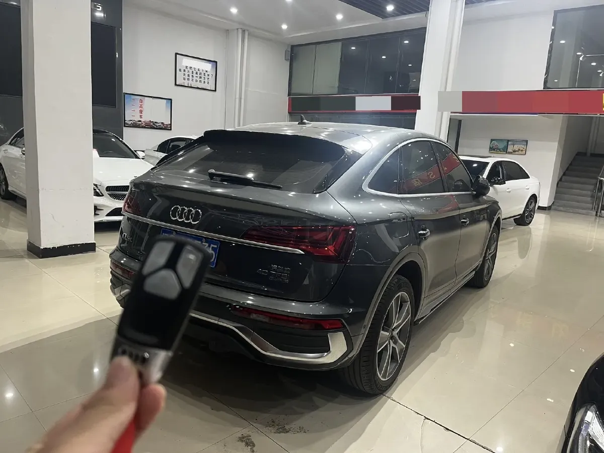 2021 Audi Q5L Sportback 2.0T 190HP L4 7DCT,autocango,china used car exporter,china ev exporter,chinese used car exporter,chinese used ev exporter