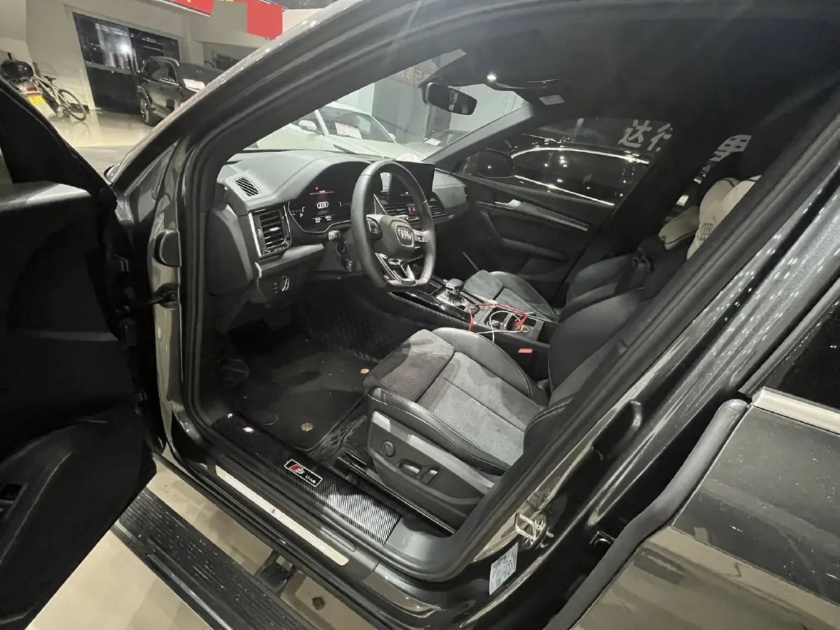 2021 Audi Q5L Sportback 2.0T 190HP L4 7DCT,autocango,china used car exporter,china ev exporter,chinese used car exporter,chinese used ev exporter