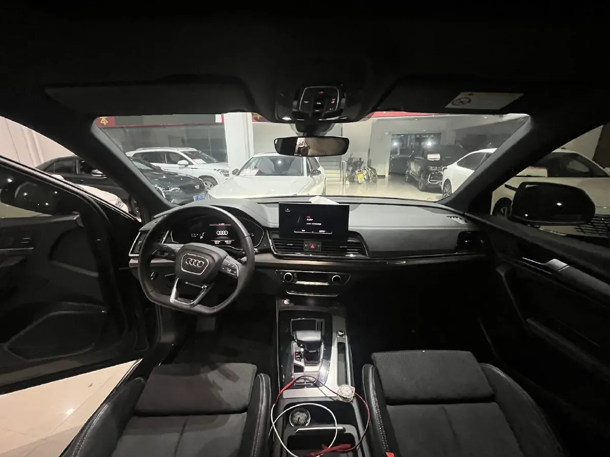 2021 Audi Q5L Sportback 2.0T 190HP L4 7DCT,autocango,china used car exporter,china ev exporter,chinese used car exporter,chinese used ev exporter