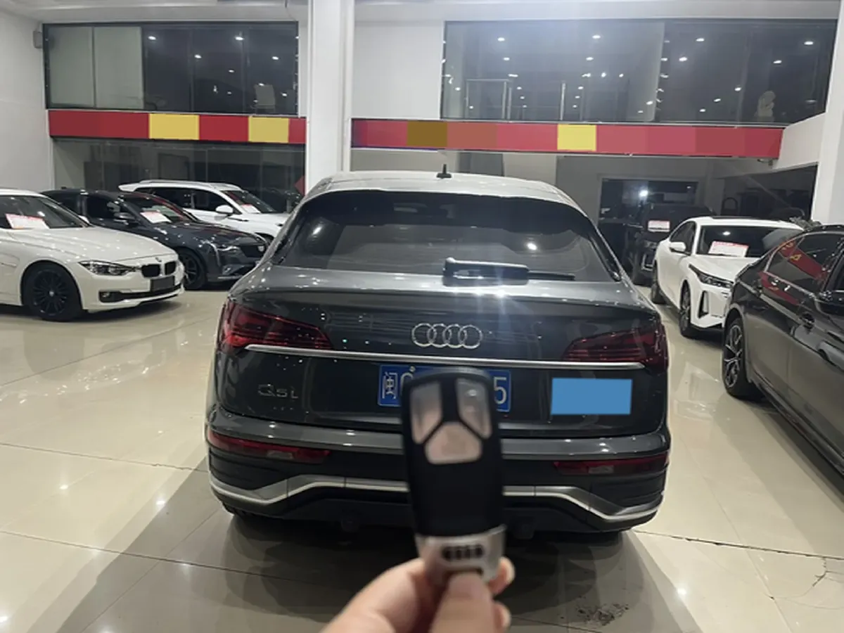 2021 Audi Q5L Sportback 2.0T 190HP L4 7DCT,autocango,china used car exporter,china ev exporter,chinese used car exporter,chinese used ev exporter