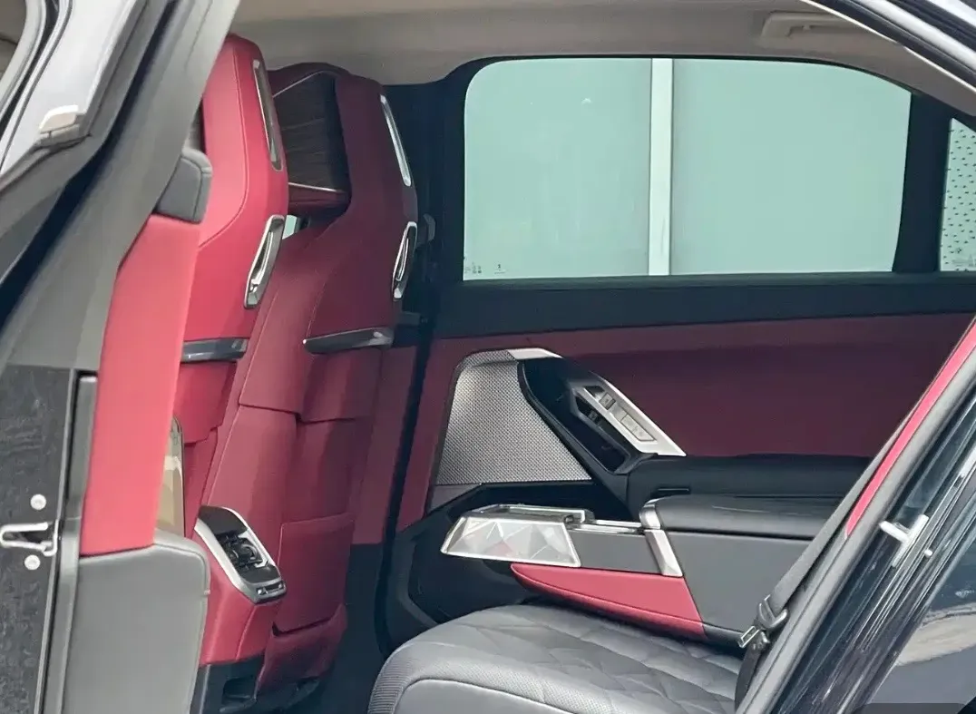 2023 BMW 3.0T 333HP L6 8AT,autocango,china used car exporter,china ev exporter,chinese used car exporter,chinese used ev exporter