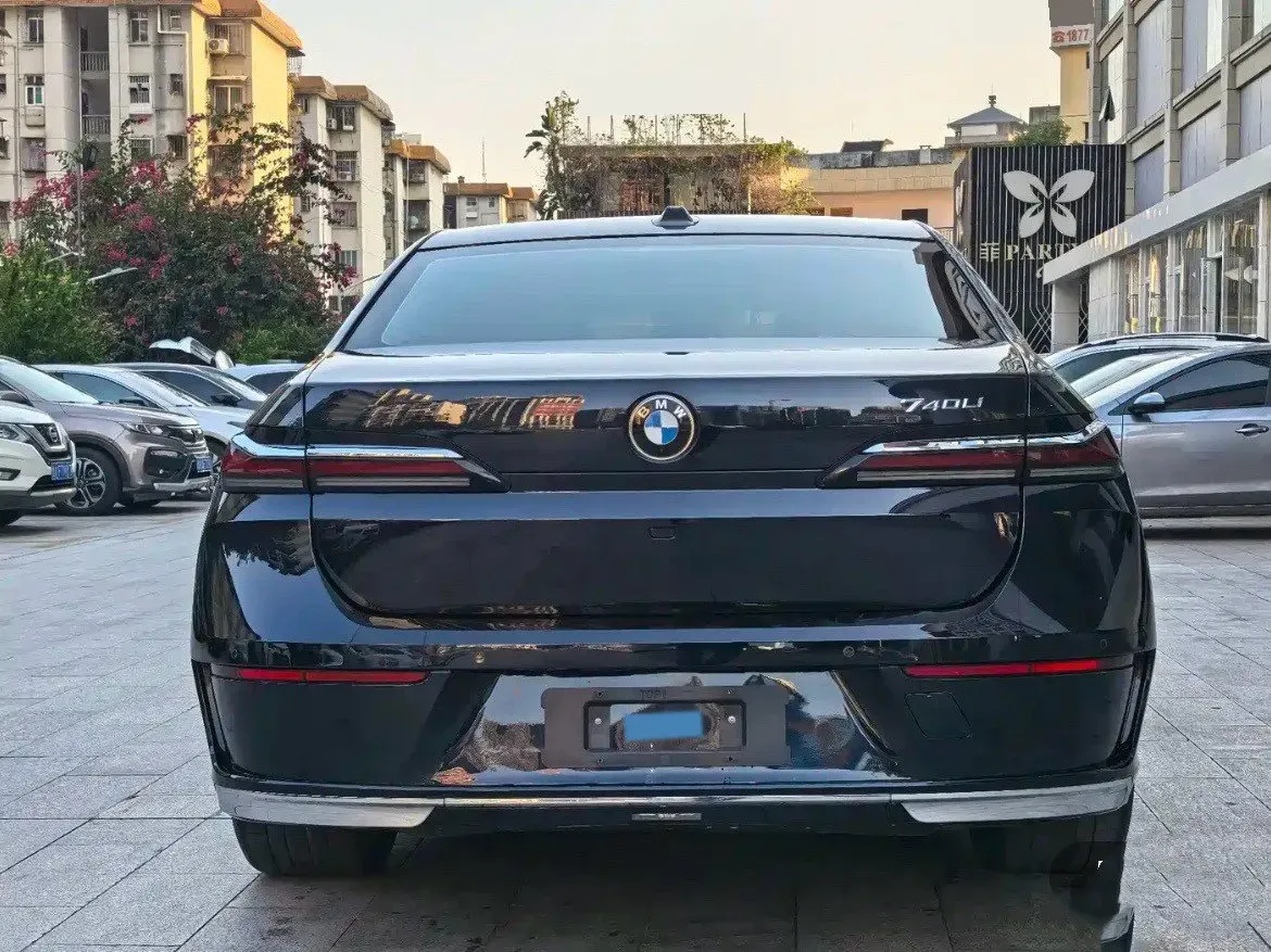 2023 BMW 3.0T 333HP L6 8AT,autocango,china used car exporter,china ev exporter,chinese used car exporter,chinese used ev exporter