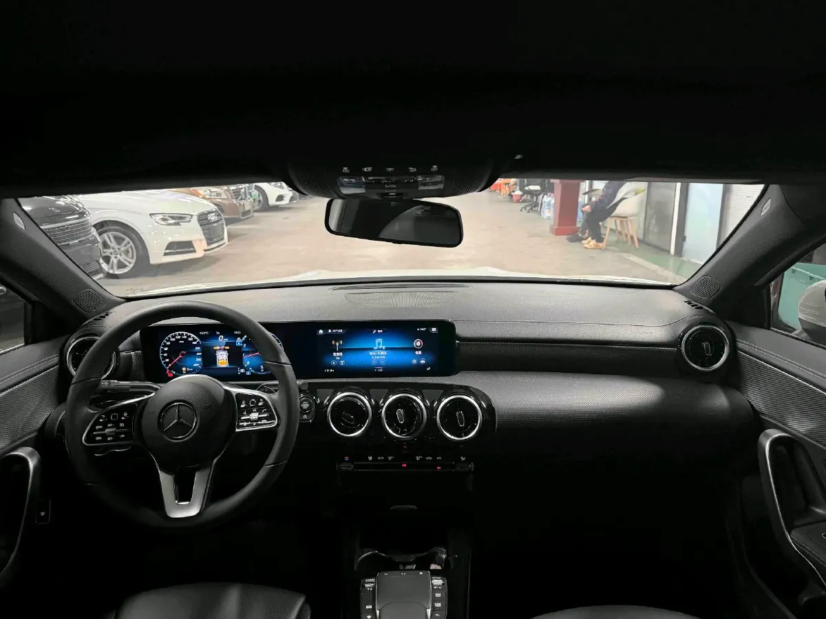 2022 Mercedes-Benz A Class 1.3T 136HP L4 7DCT,autocango,china used car exporter,china ev exporter,chinese used car exporter,chinese used ev exporter