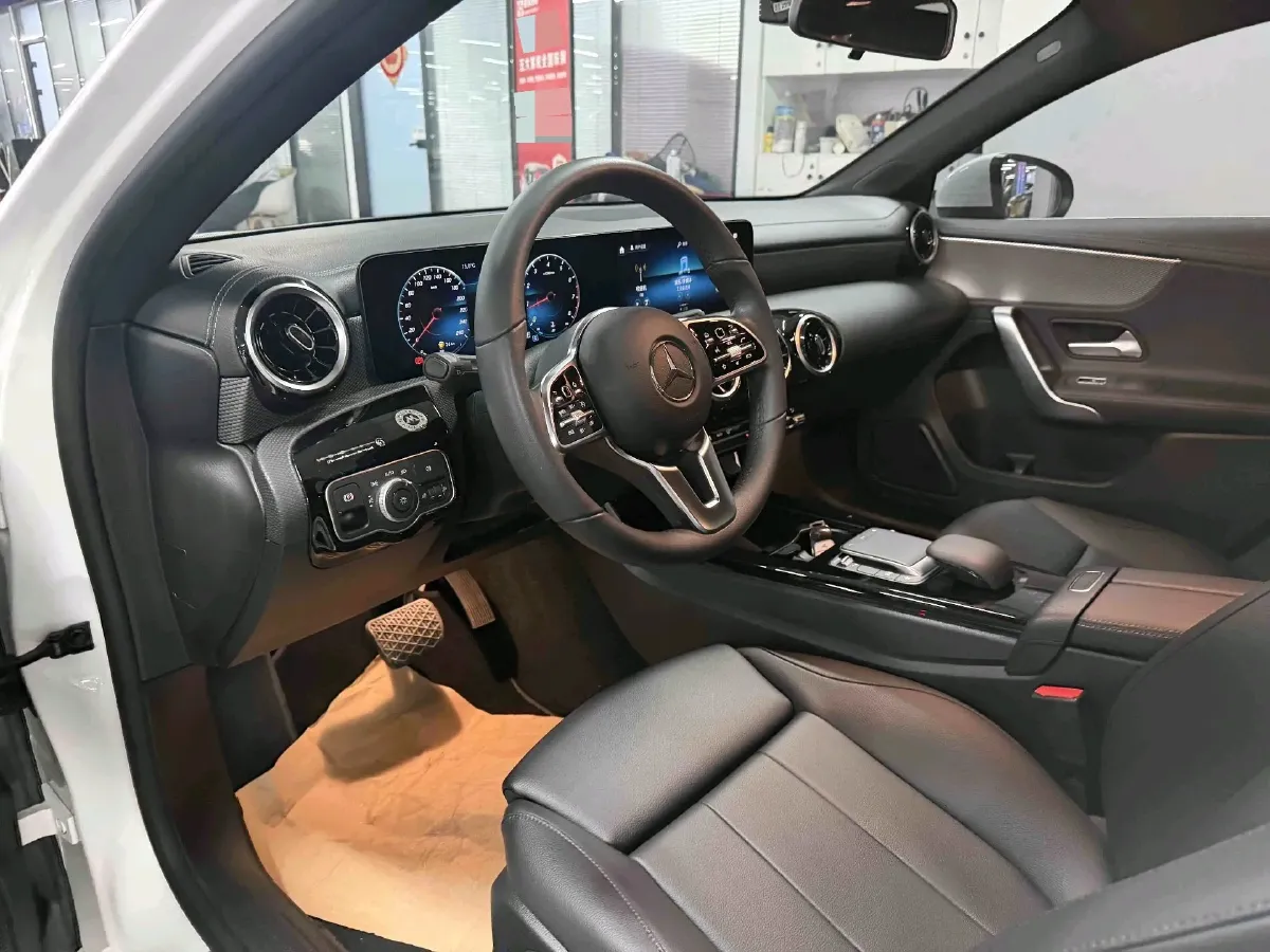 2022 Mercedes-Benz A Class 1.3T 136HP L4 7DCT,autocango,china used car exporter,china ev exporter,chinese used car exporter,chinese used ev exporter