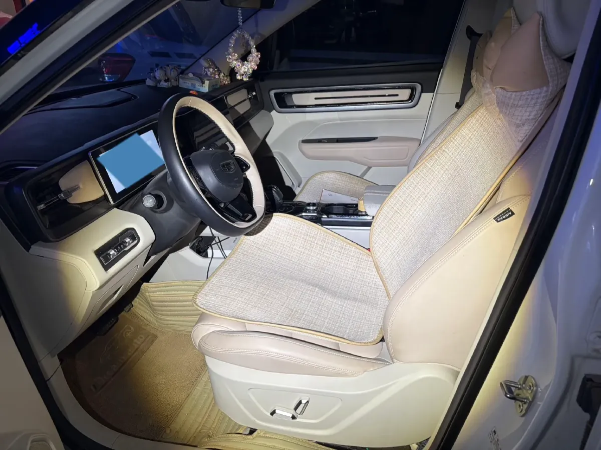 2023 Geely ICON 1.5T 181HP L4 7DCT,autocango,china used car exporter,china ev exporter,chinese used car exporter,chinese used ev exporter