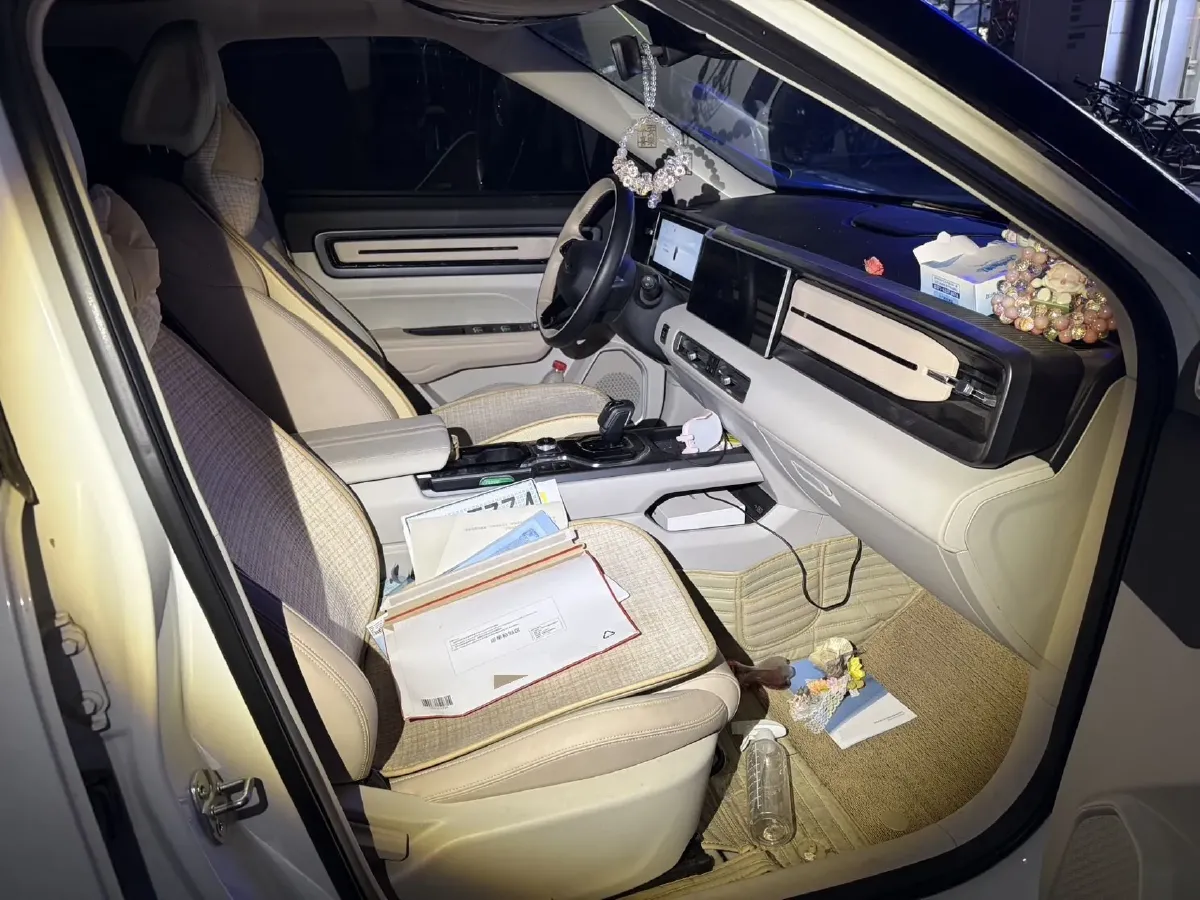 2023 Geely ICON 1.5T 181HP L4 7DCT,autocango,china used car exporter,china ev exporter,chinese used car exporter,chinese used ev exporter