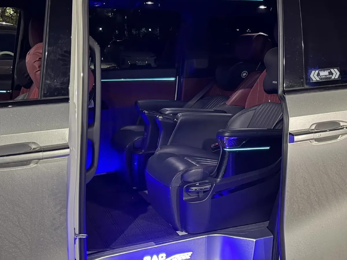 2023 GAC Trumpchi M8 2.0T 252HP L4 8AT,autocango,china used car exporter,china ev exporter,chinese used car exporter,chinese used ev exporter