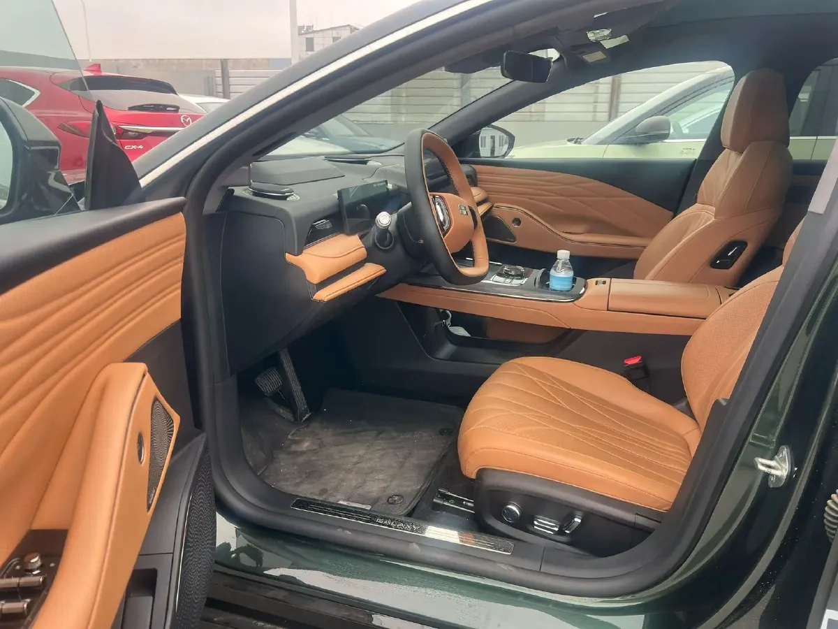 2025 Geely Galaxy Starshine 8 1.5T 163HP L4 3DHT PHEV 27.69KWH,autocango,china used car exporter,china ev exporter,chinese used car exporter,chinese used ev exporter