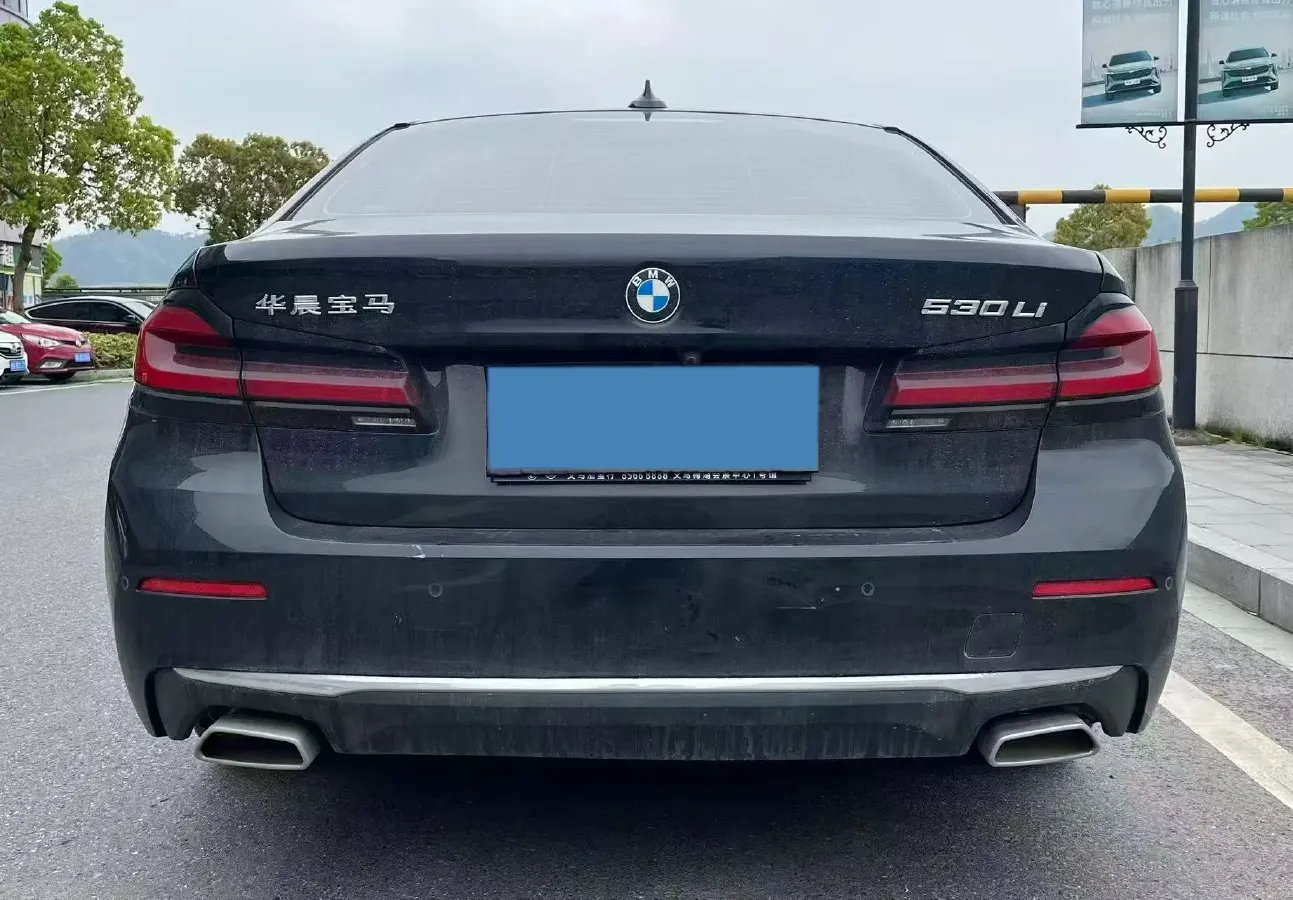 2022 BMW 5 Series 2.0T 252HP L4 8AT,autocango,china used car exporter,china ev exporter,chinese used car exporter,chinese used ev exporter