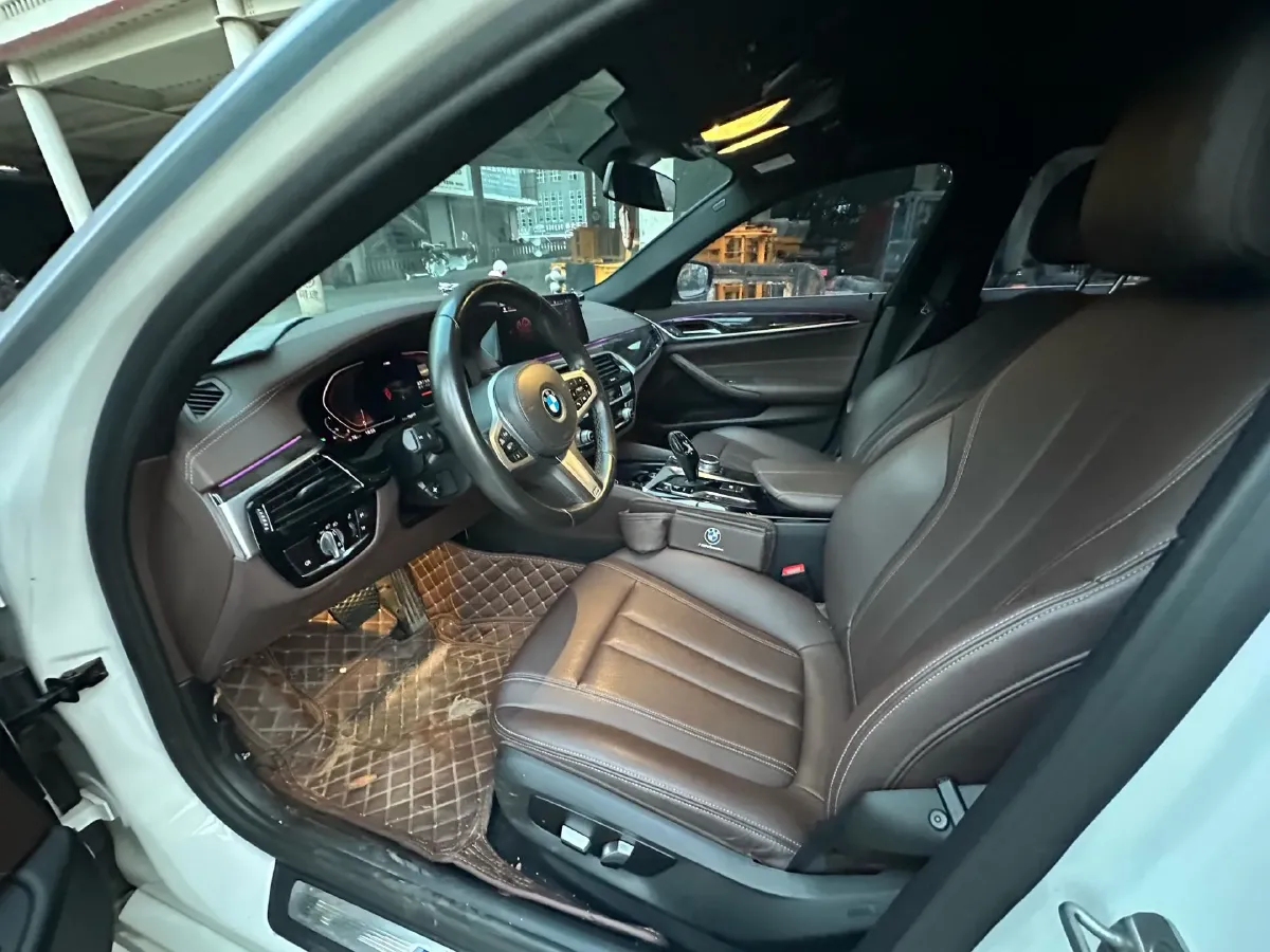 2020 BMW 5 Series 2.0T 184HP L4 8AT,autocango,china used car exporter,china ev exporter,chinese used car exporter,chinese used ev exporter