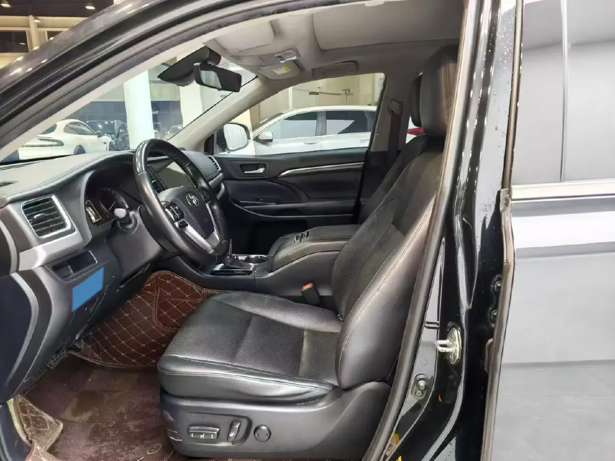 2021 Toyota Highlander 2.0T 220HP L4 6AT,autocango,china used car exporter,china ev exporter,chinese used car exporter,chinese used ev exporter