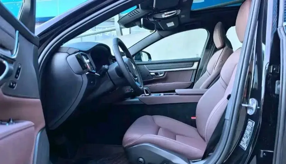 2026 Volvo S90 2.0T 250HP L4 8AT,autocango,china used car exporter,china ev exporter,chinese used car exporter,chinese used ev exporter