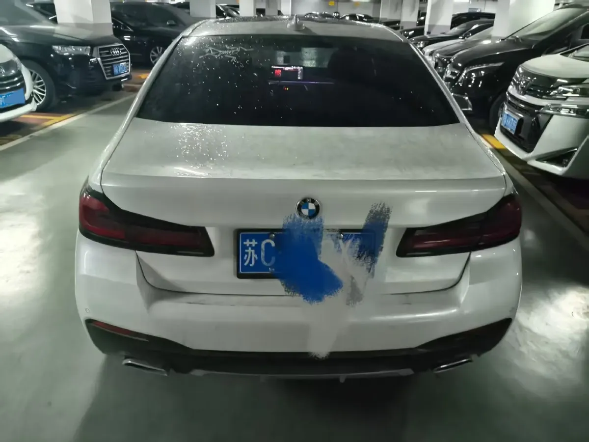 2022 BMW 5 Series 2.0T 252HP L4 8AT,autocango,china used car exporter,china ev exporter,chinese used car exporter,chinese used ev exporter