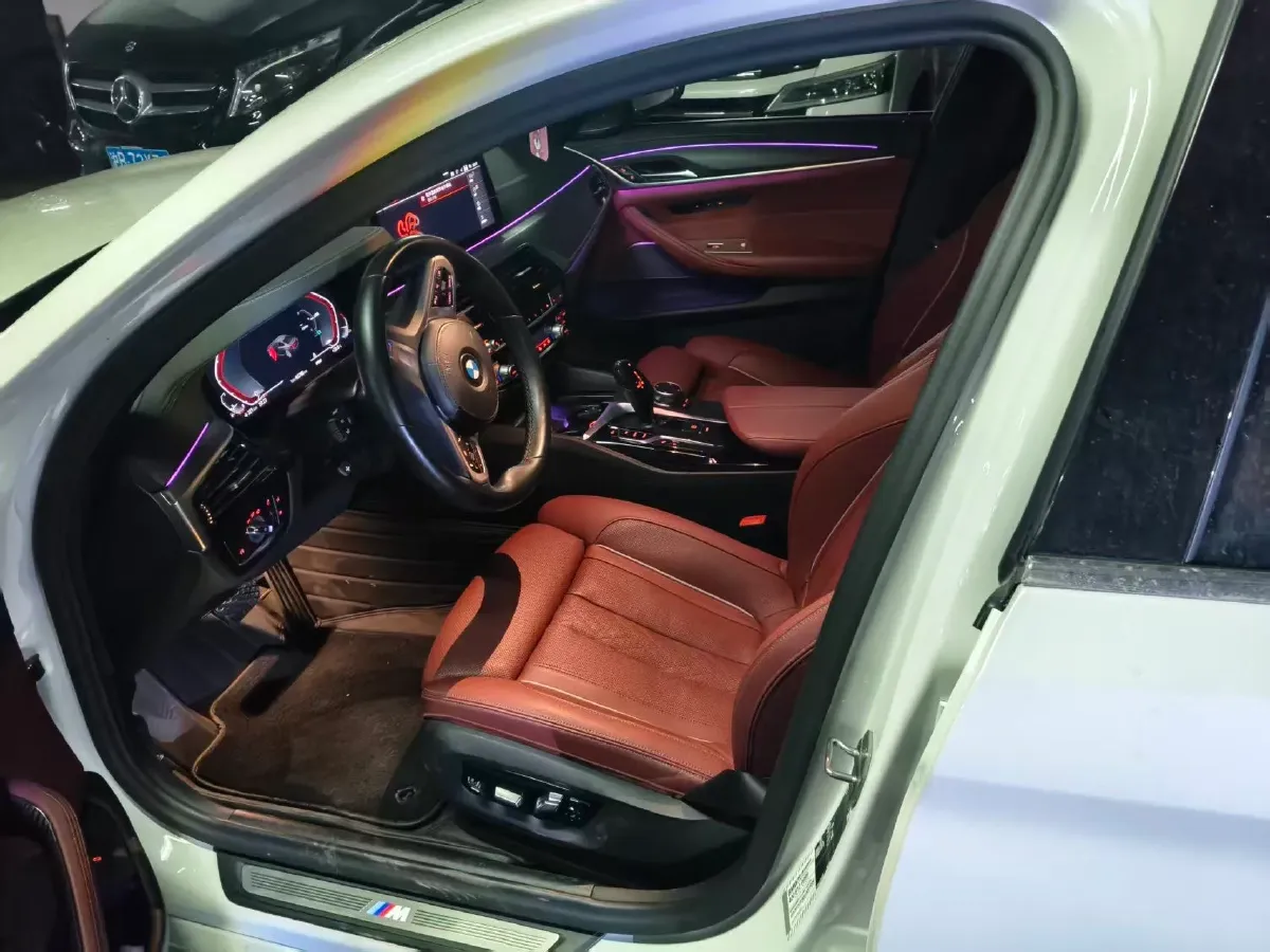 2022 BMW 5 Series 2.0T 252HP L4 8AT,autocango,china used car exporter,china ev exporter,chinese used car exporter,chinese used ev exporter