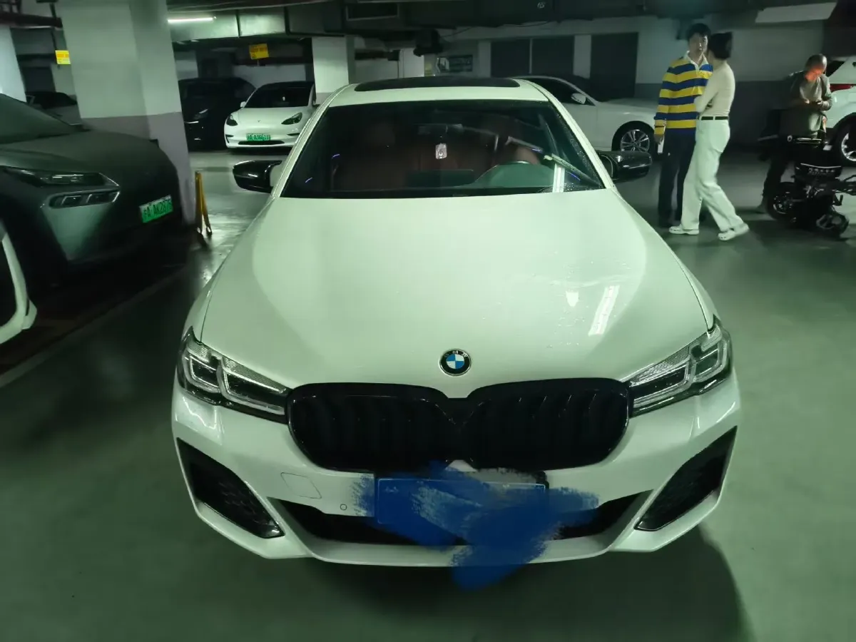 2022 BMW 5 Series 2.0T 252HP L4 8AT,autocango,china used car exporter,china ev exporter,chinese used car exporter,chinese used ev exporter