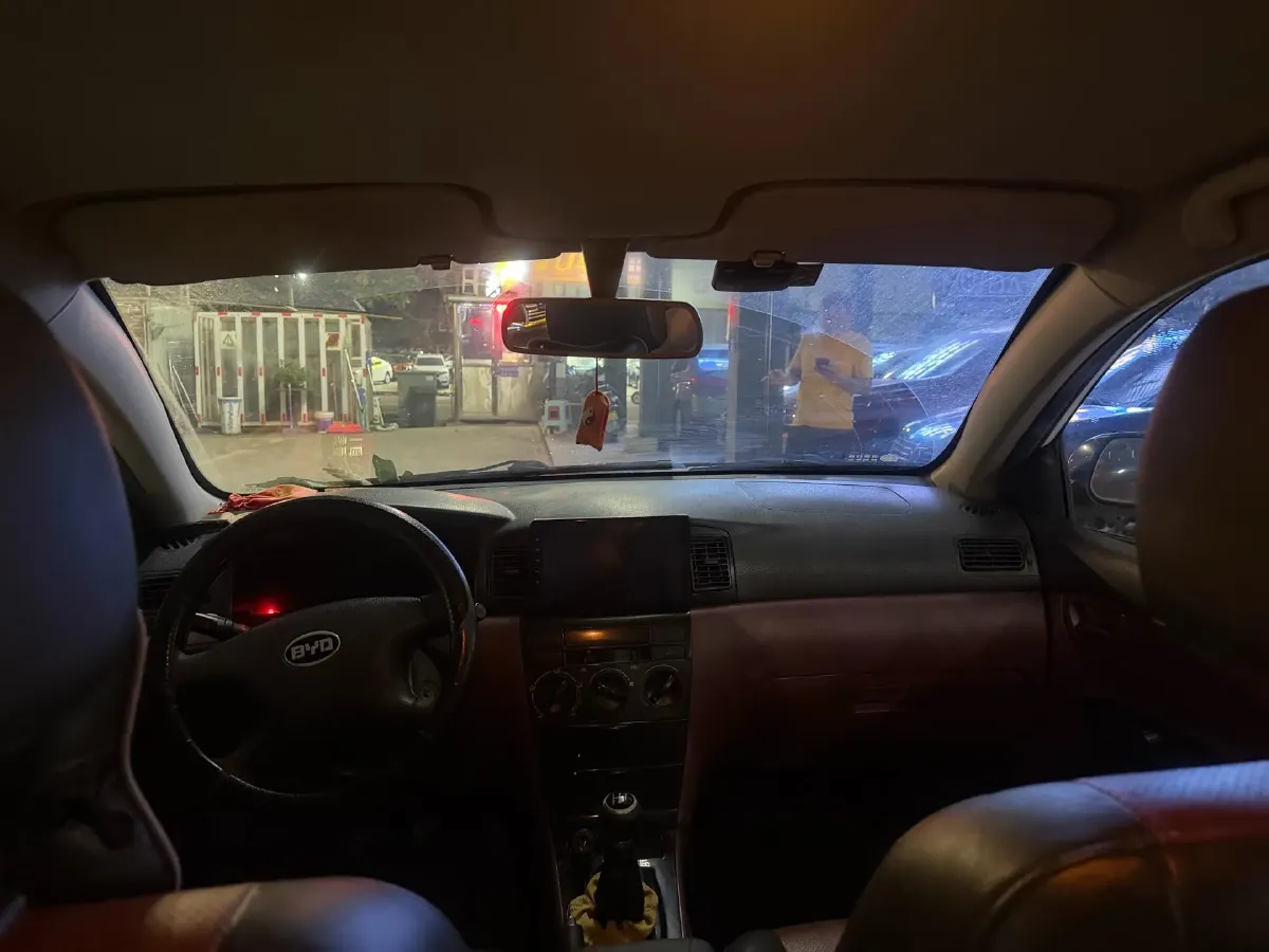 2013 FAW Vita V5 1.5L 102HP L4 5MT,autocango,china used car exporter,china ev exporter,chinese used car exporter,chinese used ev exporter