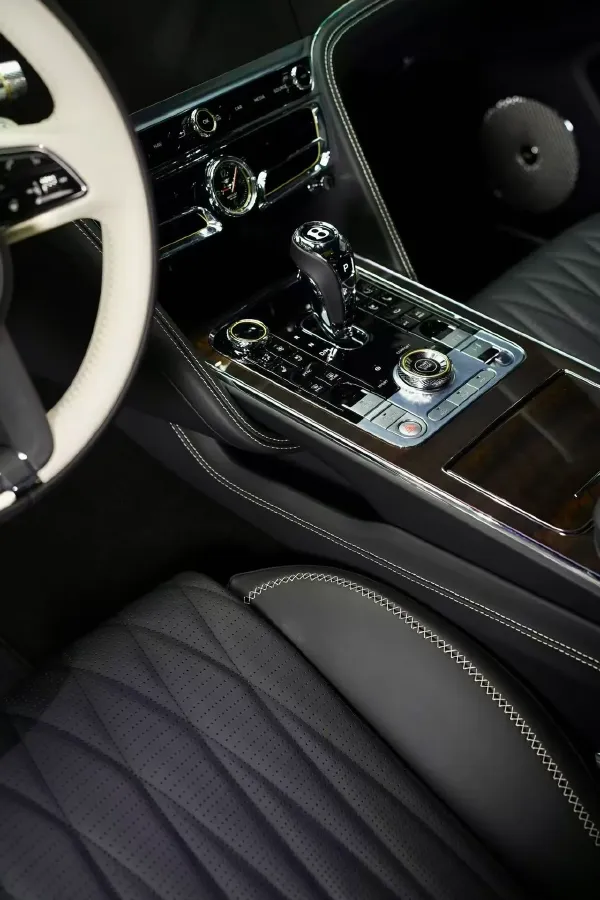 2022 Bentley Flying Spur 2.9T 416HP V6 8DCT PHEV 18KWH,autocango,china used car exporter,china ev exporter,chinese used car exporter,chinese used ev exporter