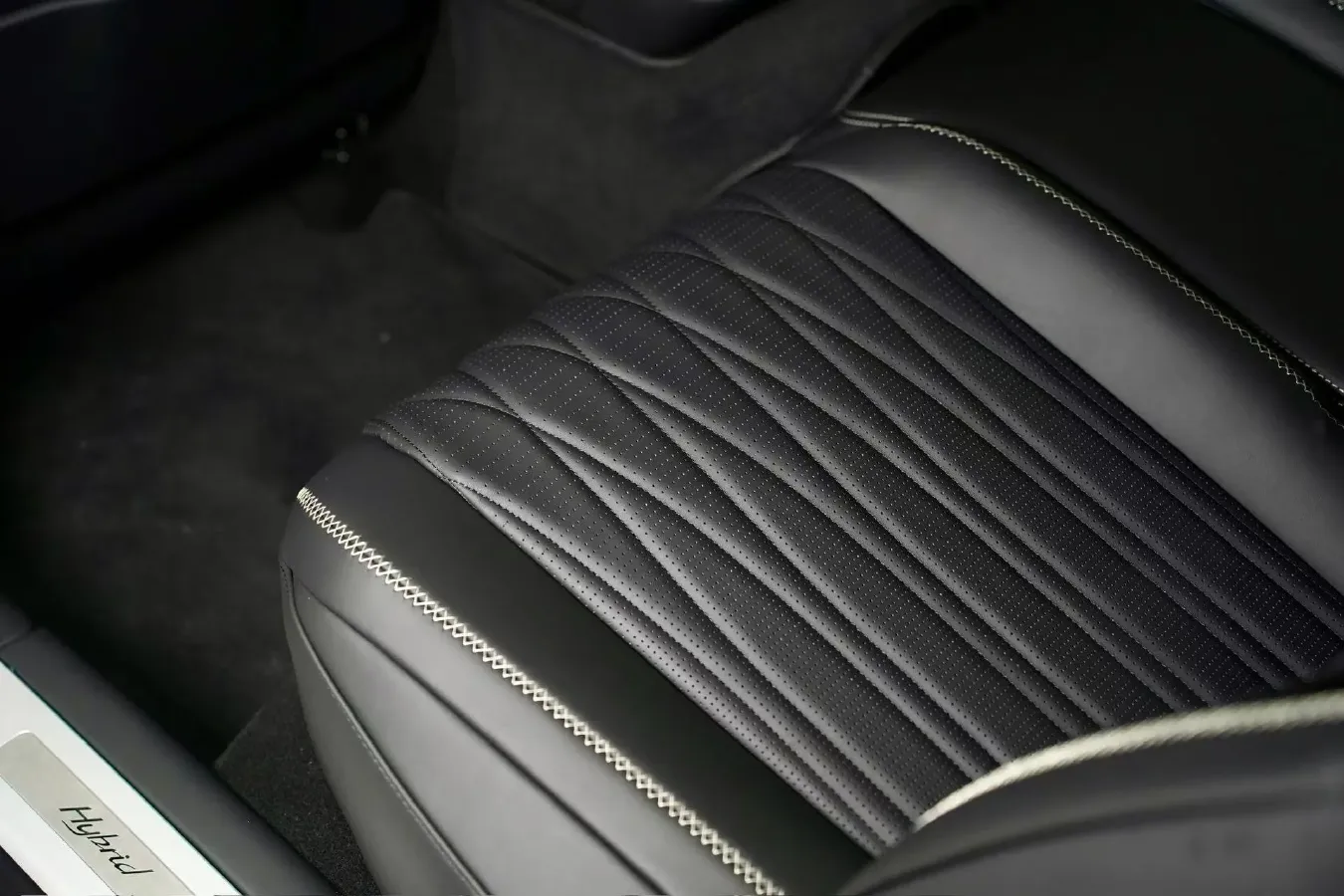 2022 Bentley Flying Spur 2.9T 416HP V6 8DCT PHEV 18KWH,autocango,china used car exporter,china ev exporter,chinese used car exporter,chinese used ev exporter