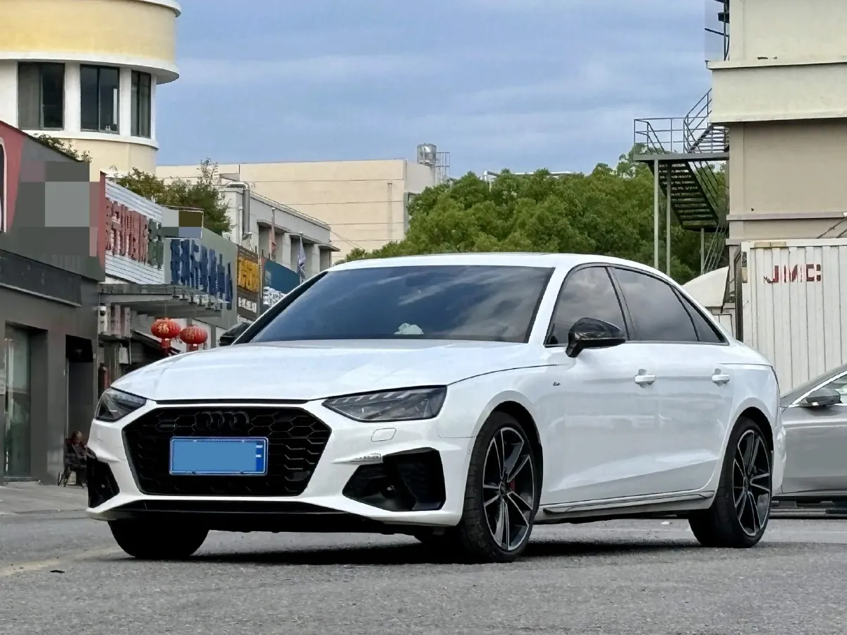 2025 Audi A4L 2.0T 245HP L4 7DCT,autocango,china used car exporter,china ev exporter,chinese used car exporter,chinese used ev exporter
