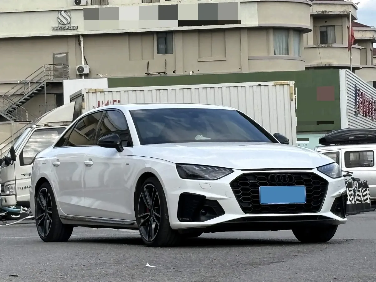 2025 Audi A4L 2.0T 245HP L4 7DCT,autocango,china used car exporter,china ev exporter,chinese used car exporter,chinese used ev exporter