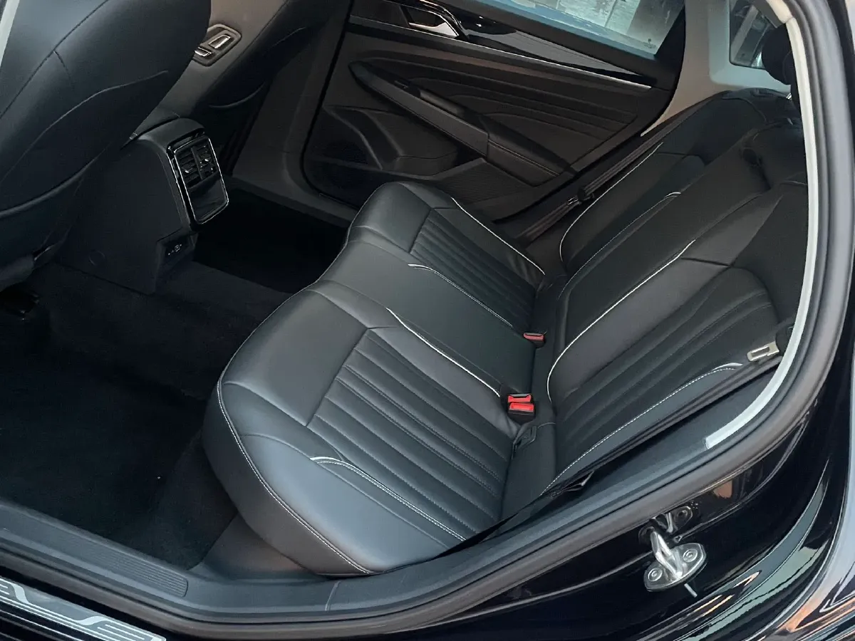 2022 Xpeng P7 BEV 60.2KWH,autocango,china used car exporter,china ev exporter,chinese used car exporter,chinese used ev exporter