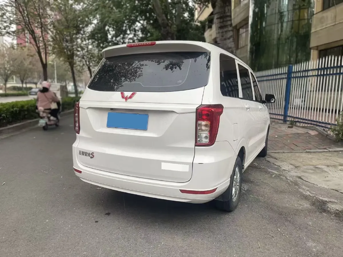 2021 WuLing HongGuang 1.5L 99HP L4 6MT,autocango,china used car exporter,china ev exporter,chinese used car exporter,chinese used ev exporter
