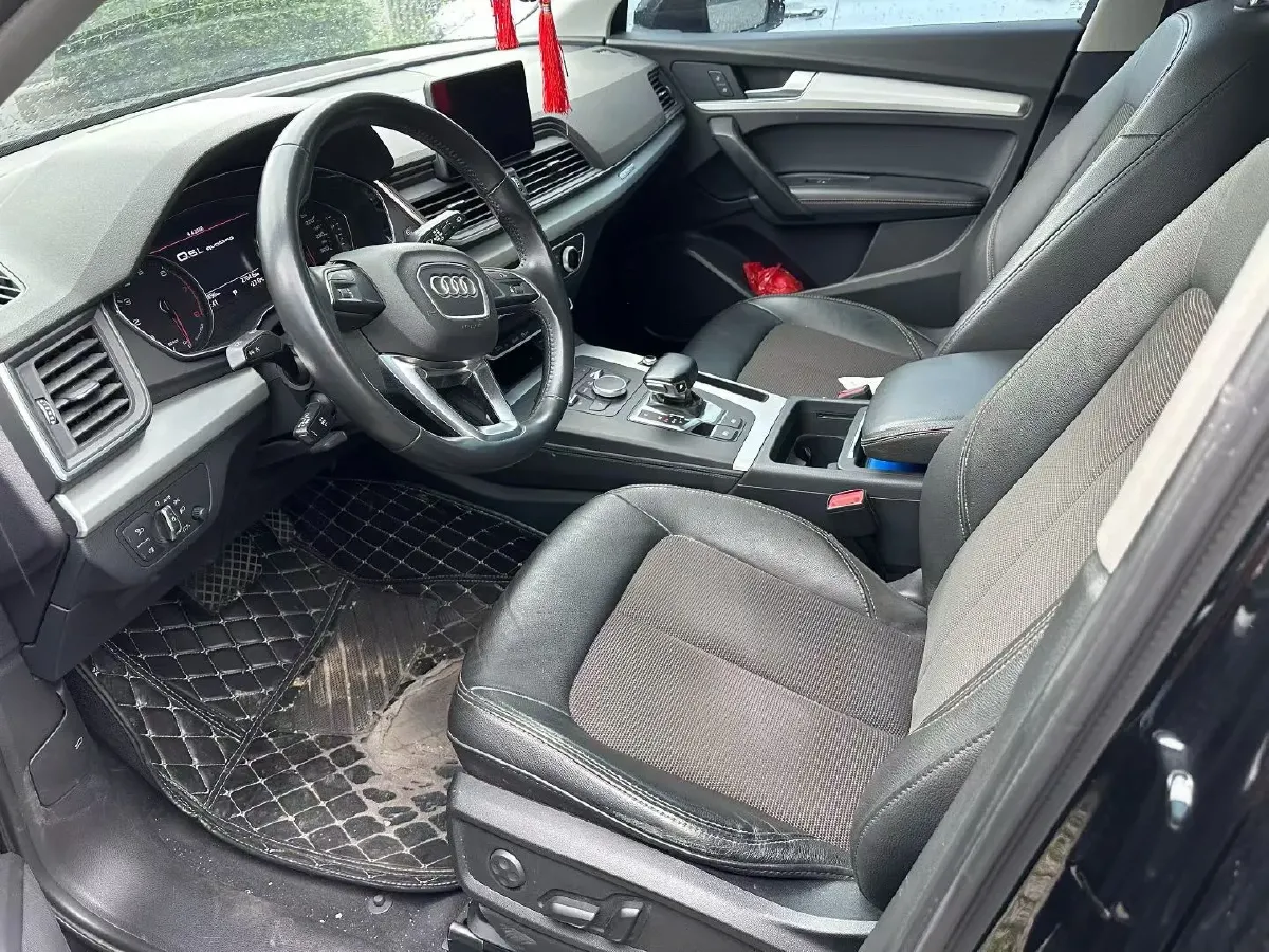 2020 Audi Q5L 2.0T 190HP L4 7DCT,autocango,china used car exporter,china ev exporter,chinese used car exporter,chinese used ev exporter