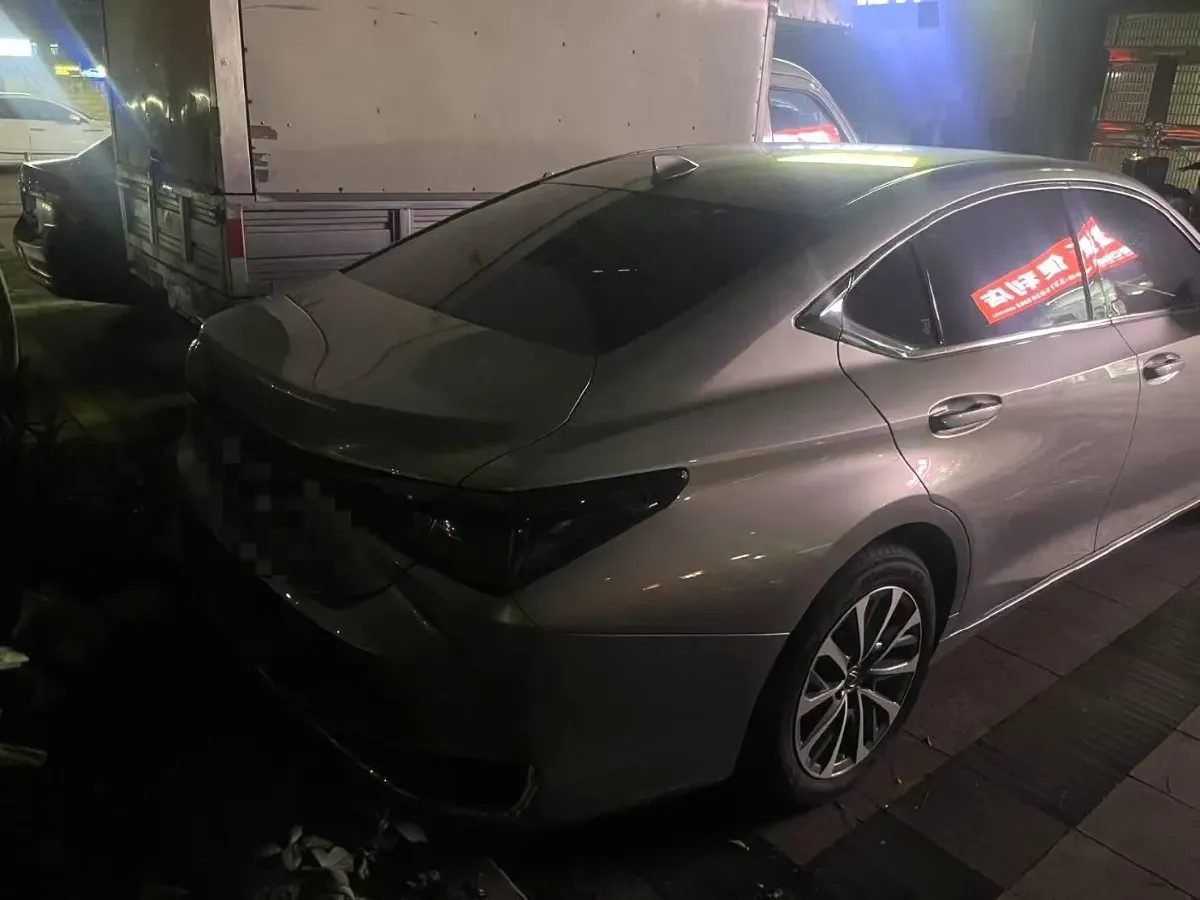 2025 Lexus ES 2.0L 173HP L4 CVT,autocango,china used car exporter,china ev exporter,chinese used car exporter,chinese used ev exporter