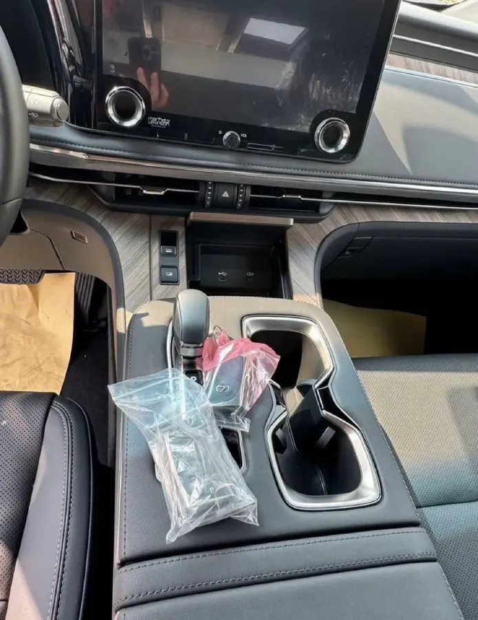 2023 Lexus LM 2.4T 271HP L4 6AT Hybrid,autocango,china used car exporter,china ev exporter,chinese used car exporter,chinese used ev exporter