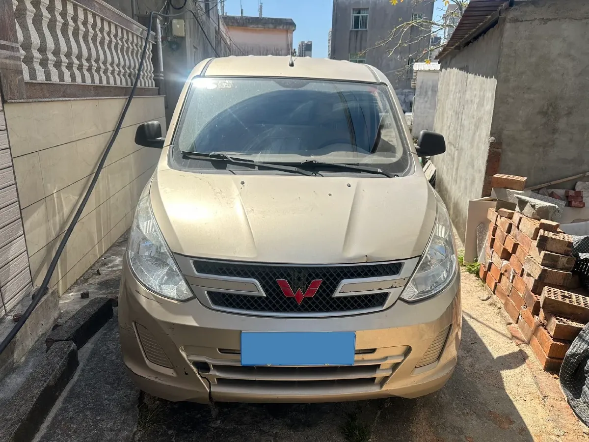 2019 WuLing RongGuang V 1.5L 99HP L4 6MT,autocango,china used car exporter,china ev exporter,chinese used car exporter,chinese used ev exporter