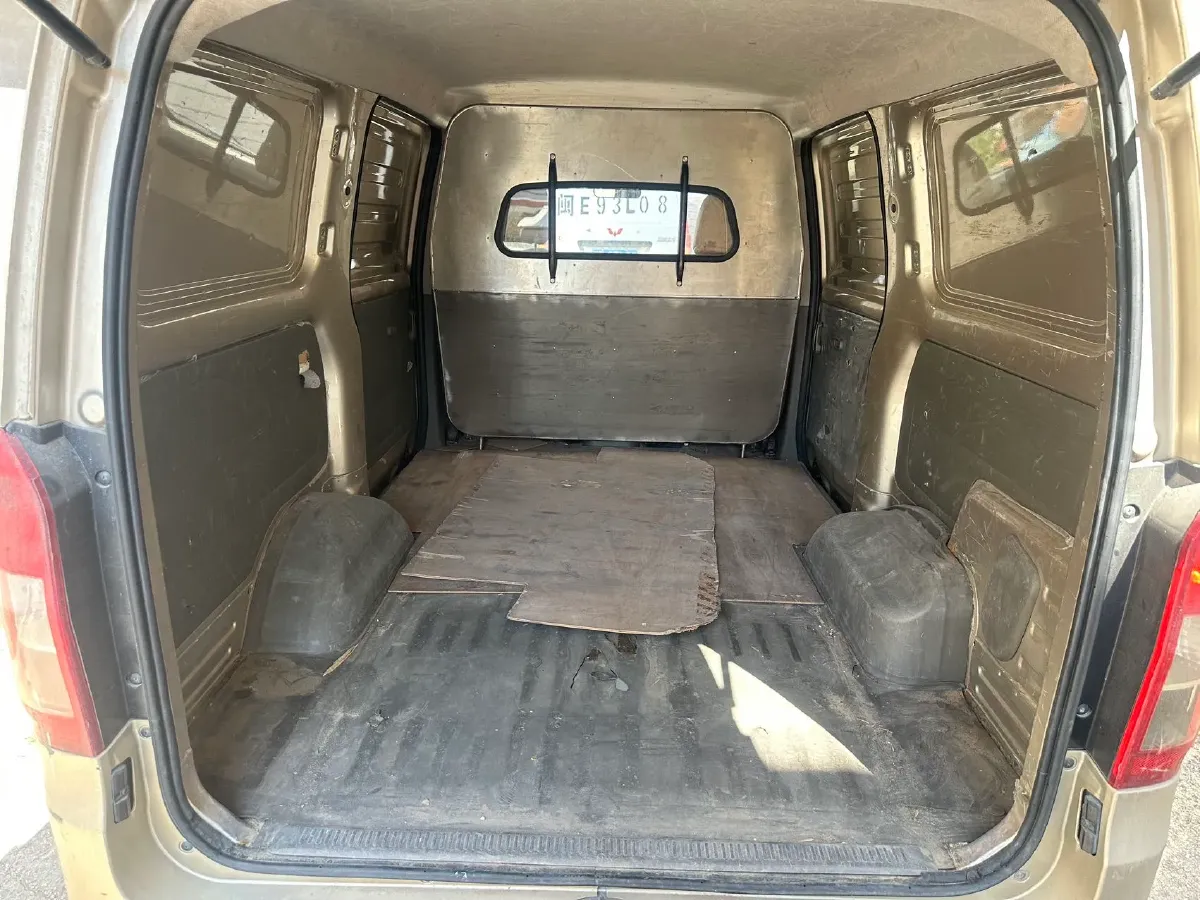 2019 WuLing RongGuang V 1.5L 99HP L4 6MT,autocango,china used car exporter,china ev exporter,chinese used car exporter,chinese used ev exporter