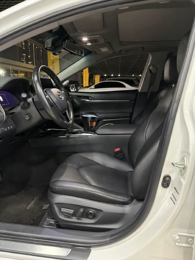 2021 Toyota Camry 2.5L 209HP L4 8AT,autocango,china used car exporter,china ev exporter,chinese used car exporter,chinese used ev exporter