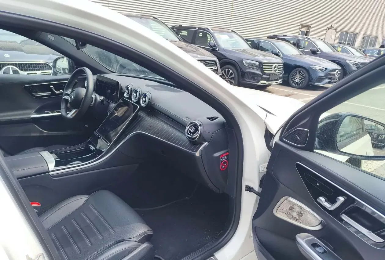 2025 Mercedes-Benz C Class 1.5T 204HP L4 9AT,autocango,china used car exporter,china ev exporter,chinese used car exporter,chinese used ev exporter