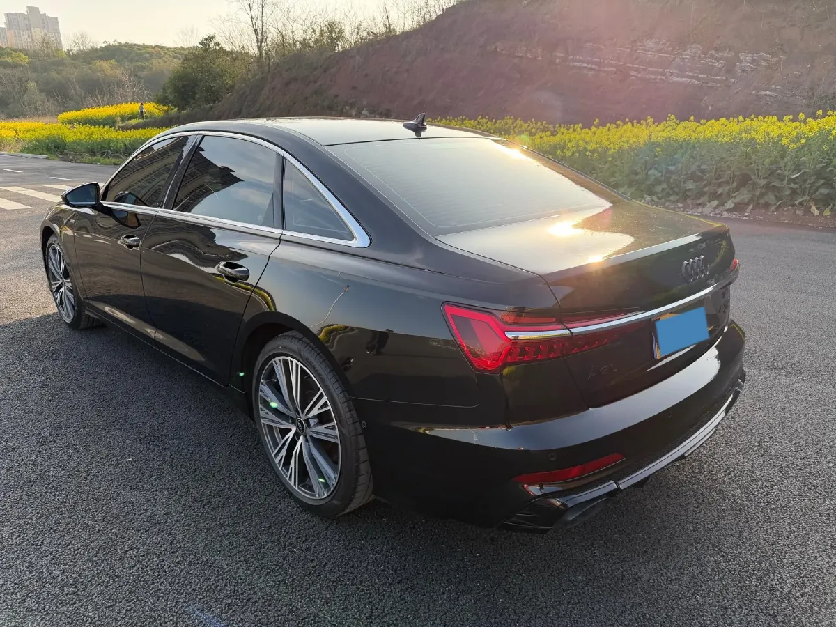 2023 Audi A6L 2.0T 245HP L4 7DCT,autocango,china used car exporter,china ev exporter,chinese used car exporter,chinese used ev exporter