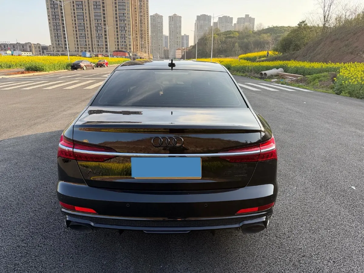 2023 Audi A6L 2.0T 245HP L4 7DCT,autocango,china used car exporter,china ev exporter,chinese used car exporter,chinese used ev exporter