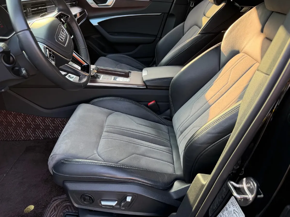 2023 Audi A6L 2.0T 245HP L4 7DCT,autocango,china used car exporter,china ev exporter,chinese used car exporter,chinese used ev exporter