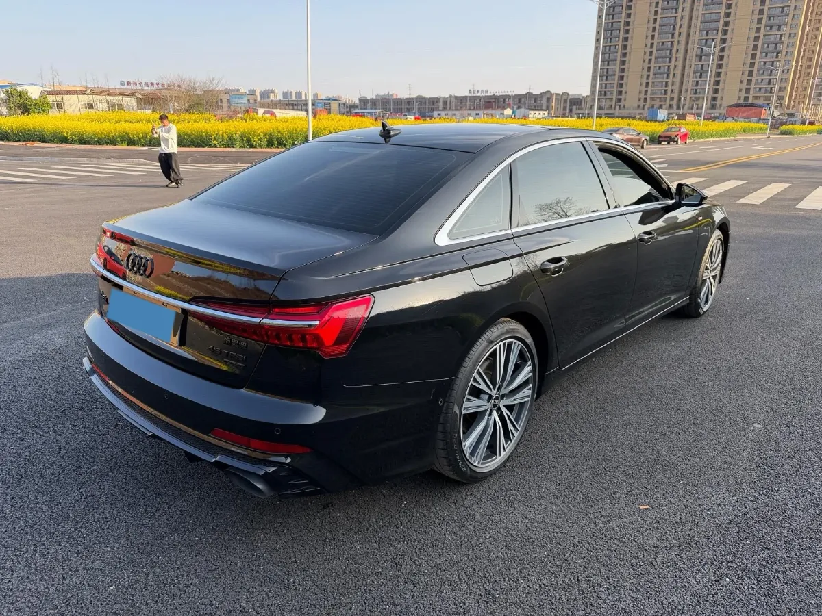 2023 Audi A6L 2.0T 245HP L4 7DCT,autocango,china used car exporter,china ev exporter,chinese used car exporter,chinese used ev exporter
