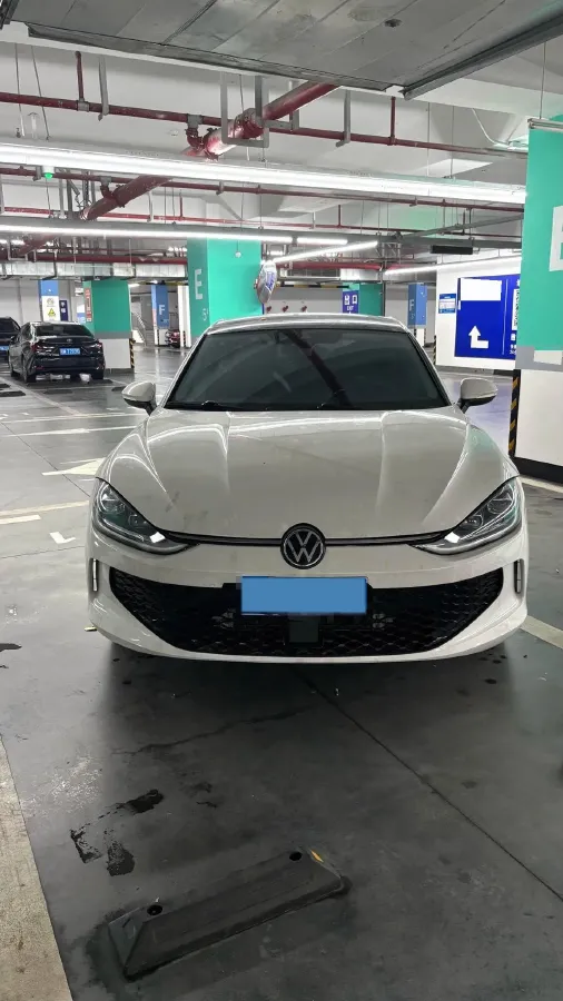 2023 Volkswagen Lamando 1.4T 150HP L4 7DCT,autocango,china used car exporter,china ev exporter,chinese used car exporter,chinese used ev exporter