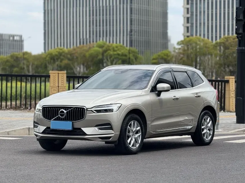 2021 Volvo XC60 2.0T 250HP L4 8AT,autocango,china used car exporter,china ev exporter,chinese used car exporter,chinese used ev exporter