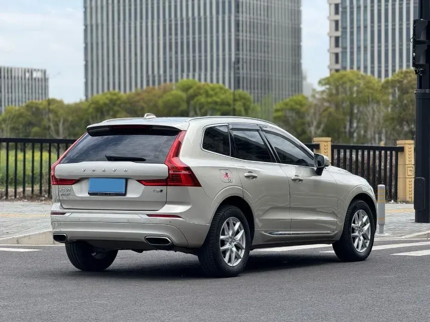 2021 Volvo XC60 2.0T 250HP L4 8AT,autocango,china used car exporter,china ev exporter,chinese used car exporter,chinese used ev exporter