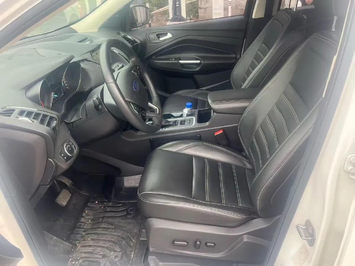 2017 Ford Kuga 2.0T 245HP L4 6AT,autocango,china used car exporter,china ev exporter,chinese used car exporter,chinese used ev exporter