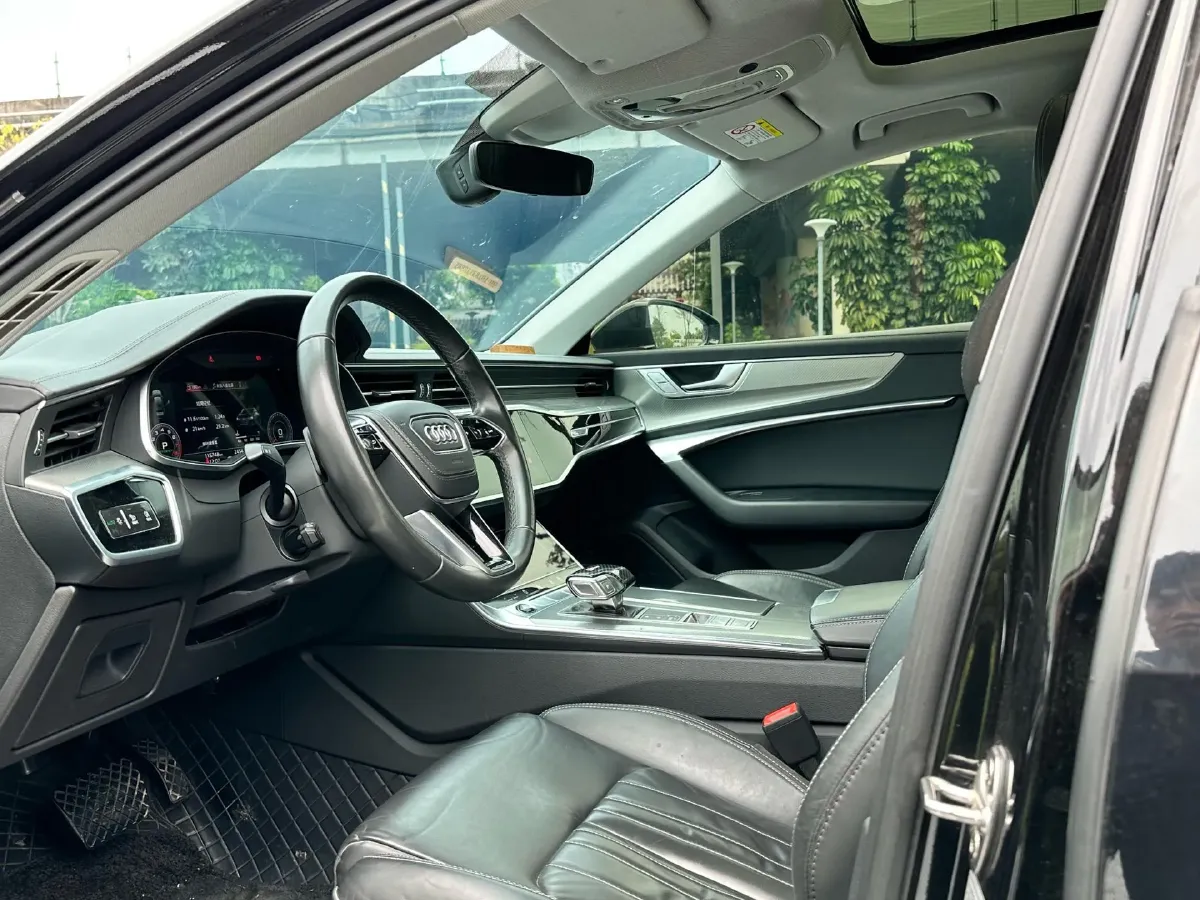 2022 Audi A6L 2.0T 224HP L4 7DCT,autocango,china used car exporter,china ev exporter,chinese used car exporter,chinese used ev exporter