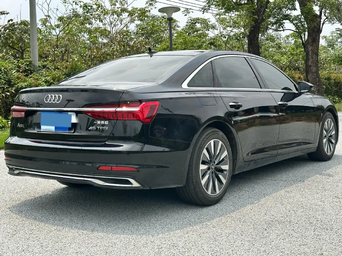 2022 Audi A6L 2.0T 224HP L4 7DCT,autocango,china used car exporter,china ev exporter,chinese used car exporter,chinese used ev exporter