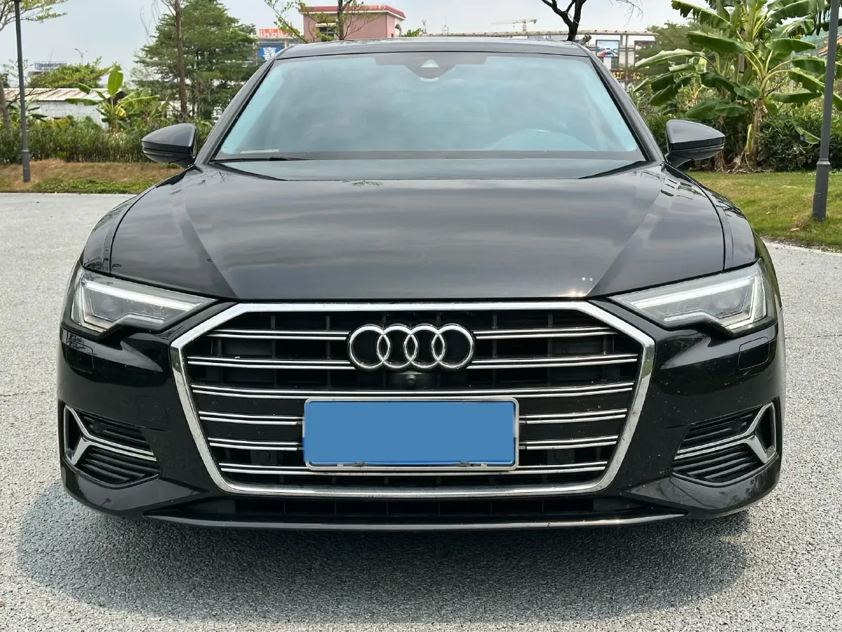 2022 Audi A6L 2.0T 224HP L4 7DCT,autocango,china used car exporter,china ev exporter,chinese used car exporter,chinese used ev exporter