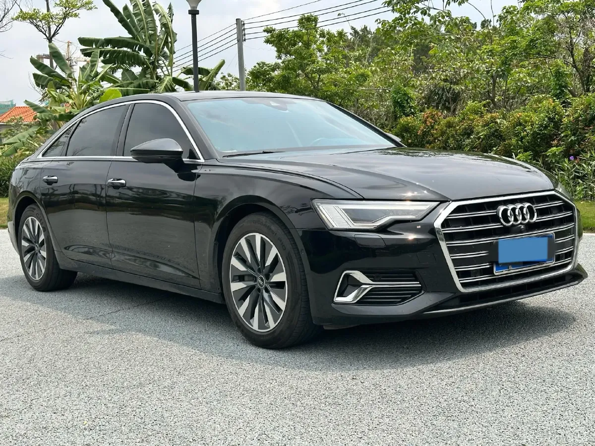 2022 Audi A6L 2.0T 224HP L4 7DCT,autocango,china used car exporter,china ev exporter,chinese used car exporter,chinese used ev exporter