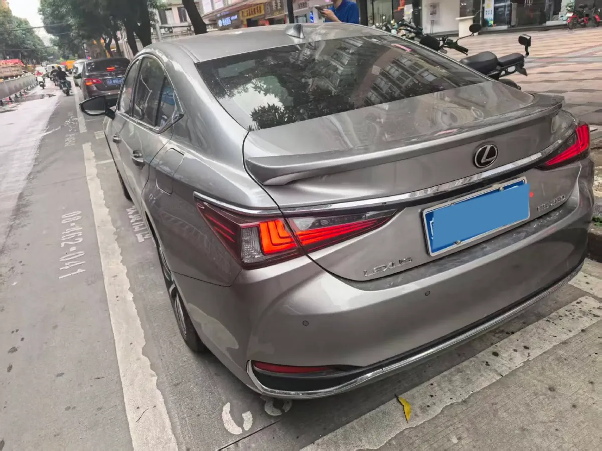 2021 Lexus ES 2.0L 173HP L4 CVT,autocango,china used car exporter,china ev exporter,chinese used car exporter,chinese used ev exporter